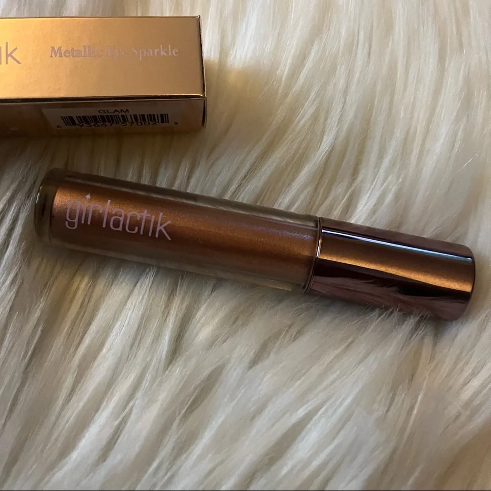 GirlActik Metallic eyeshadow